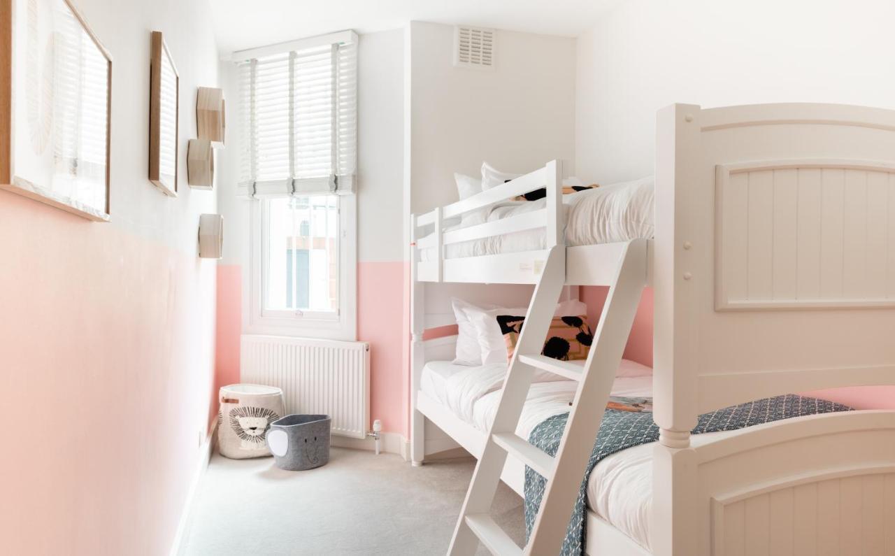 The Chelsea Arms - Bright 3Bdr With Garden & Private Parking Lägenhet London Exteriör bild