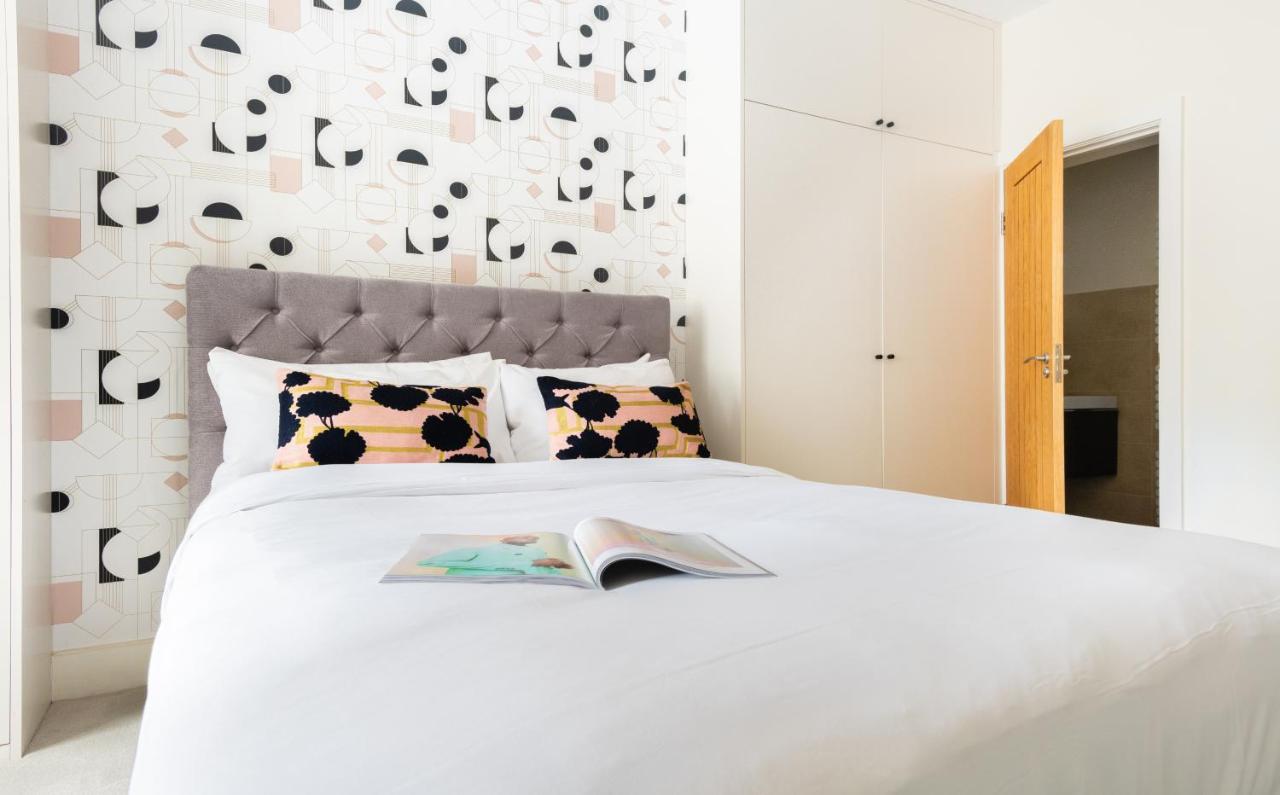 The Chelsea Arms - Bright 3Bdr With Garden & Private Parking Lägenhet London Exteriör bild